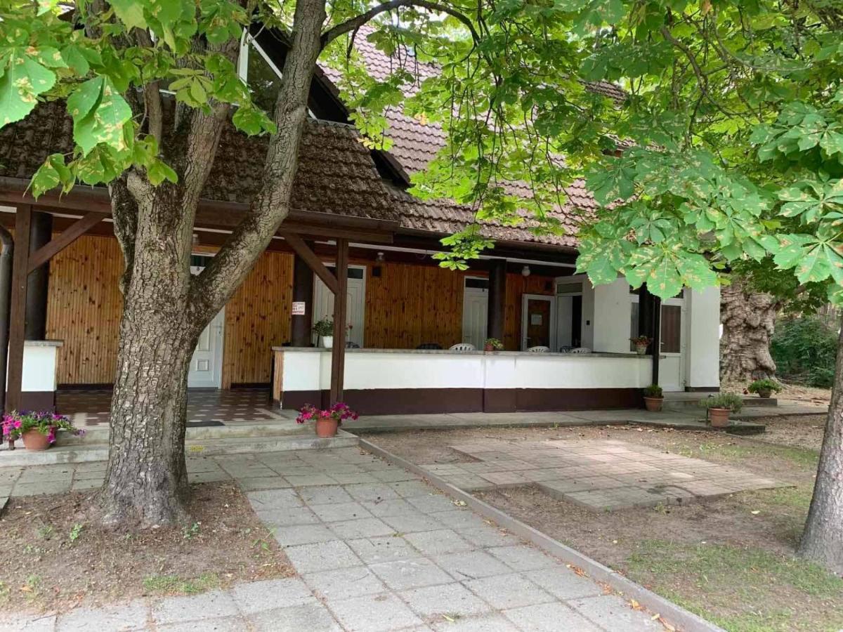 Platan Ueduelo Apartment Balatonlelle Exterior photo